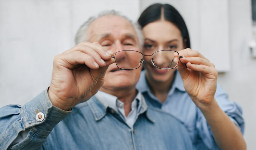 Navigating the Transition to Progressive Eyeglasses: A Comprehensive Guide
